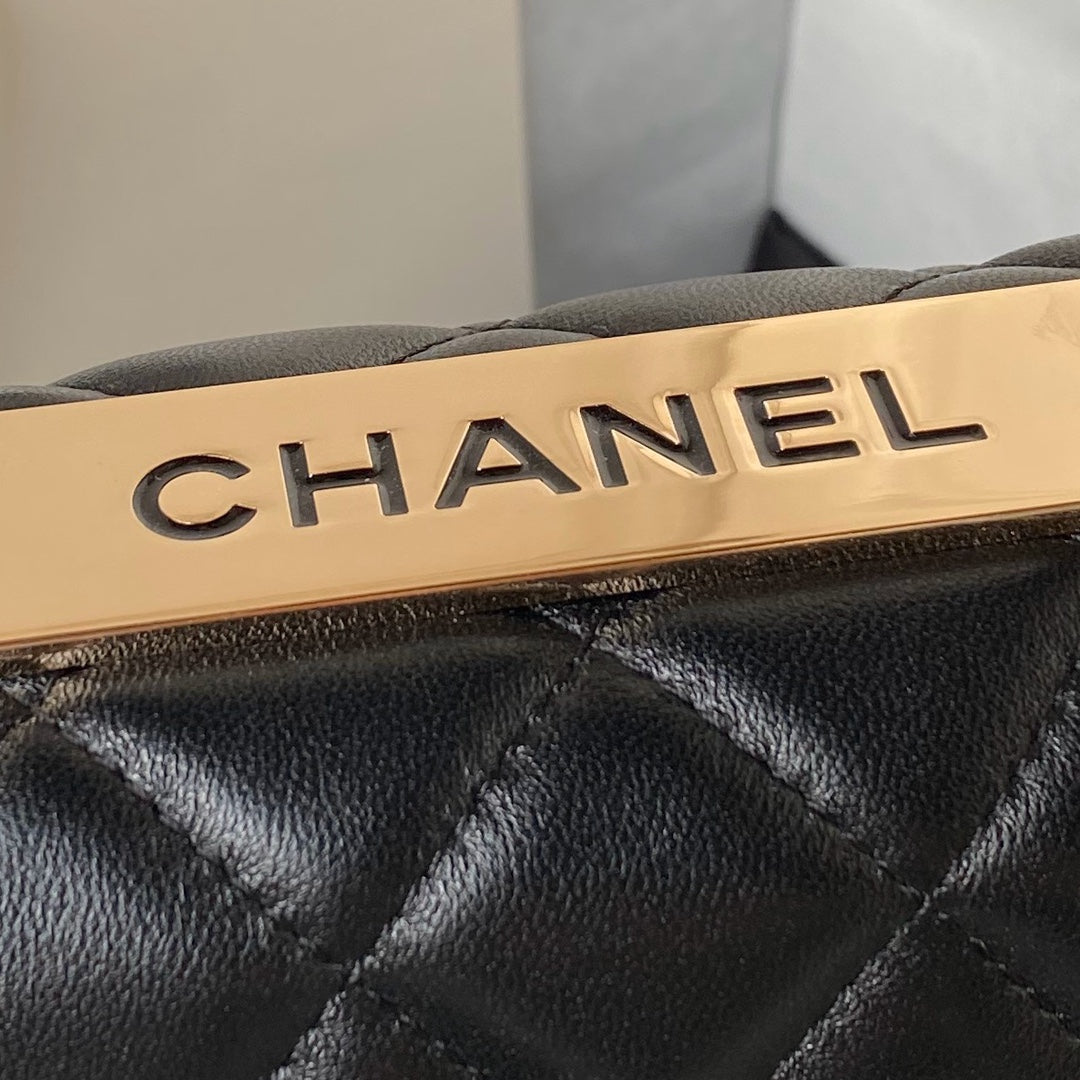 CC SMALL 20 FLAP BAG IN BLACK CALFSKIN WITH CHAIN