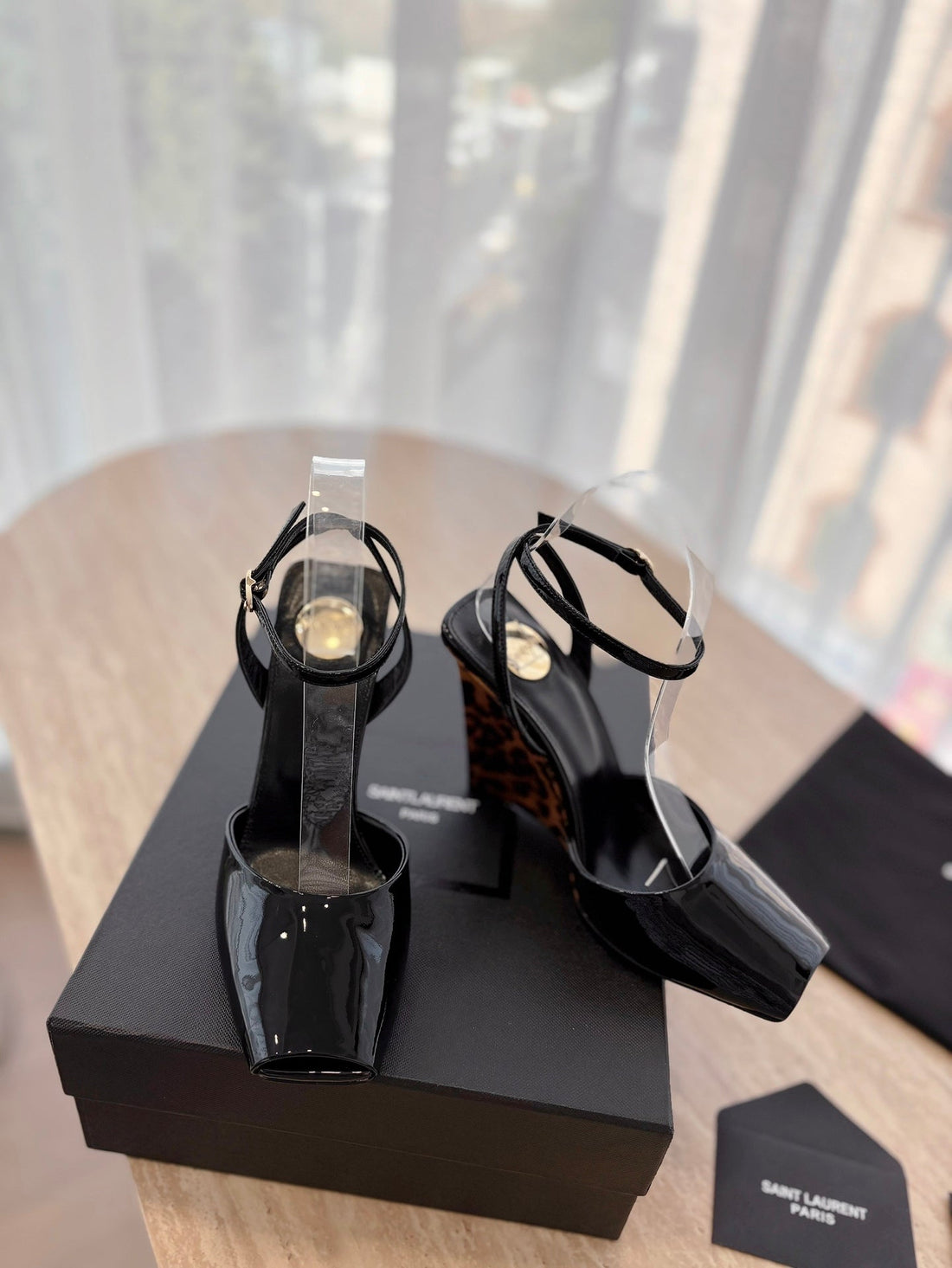 LA SCANDALE HIGH 10 CM WEDGE SANDALS IN BLACK PATENT LEATHER