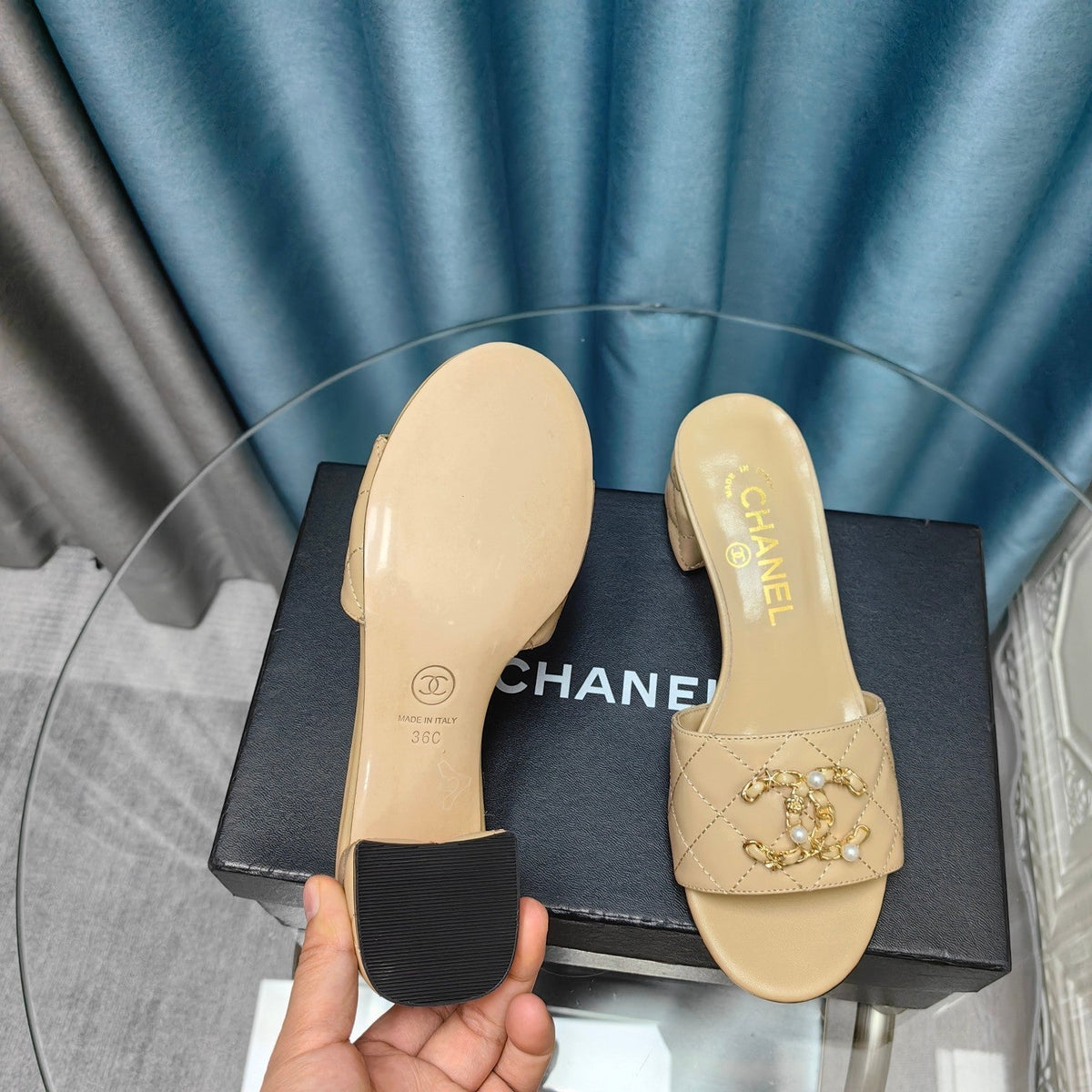 MULE SLIDE SANDAL IN BEIGE CREAM LAMBSKIN