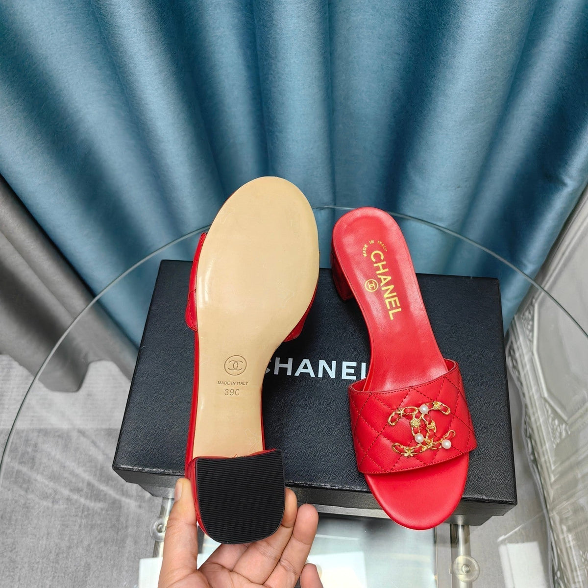 MULE SLIDE SANDAL IN CHERRY RED LAMBSKIN
