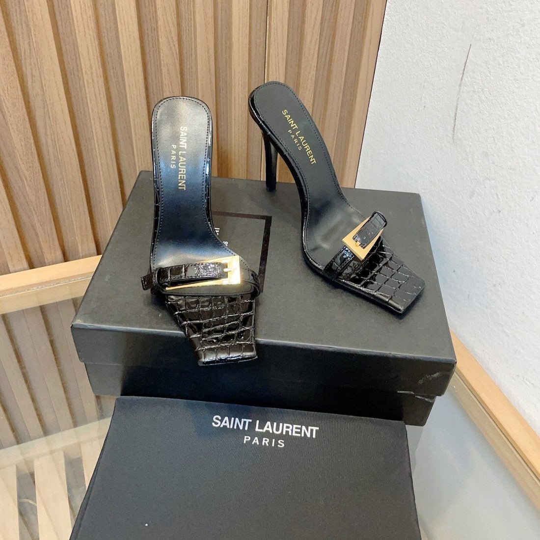 SL SQUARE TOED NUIT PUMPS BLACK CALFSKIN