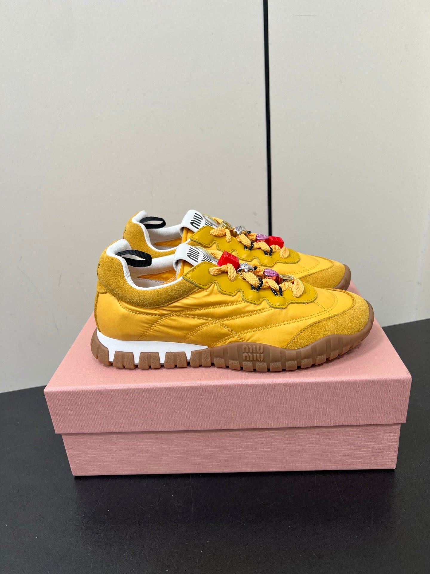 TYRE SNEAKERS IN YELLOW TECHNICAL FABRIC AND SUEDE WITH STICKER