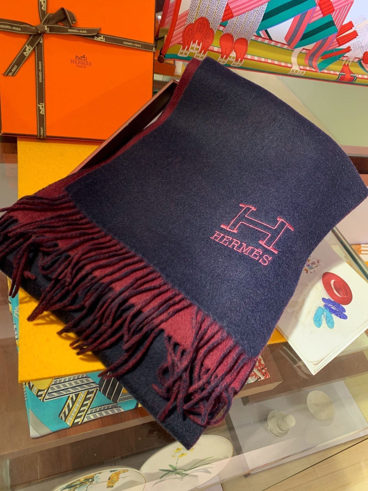 DOUBLE-FACE STOLE 200 CM IN DARK PURPLE AND RED PINK CASHMERE 394773