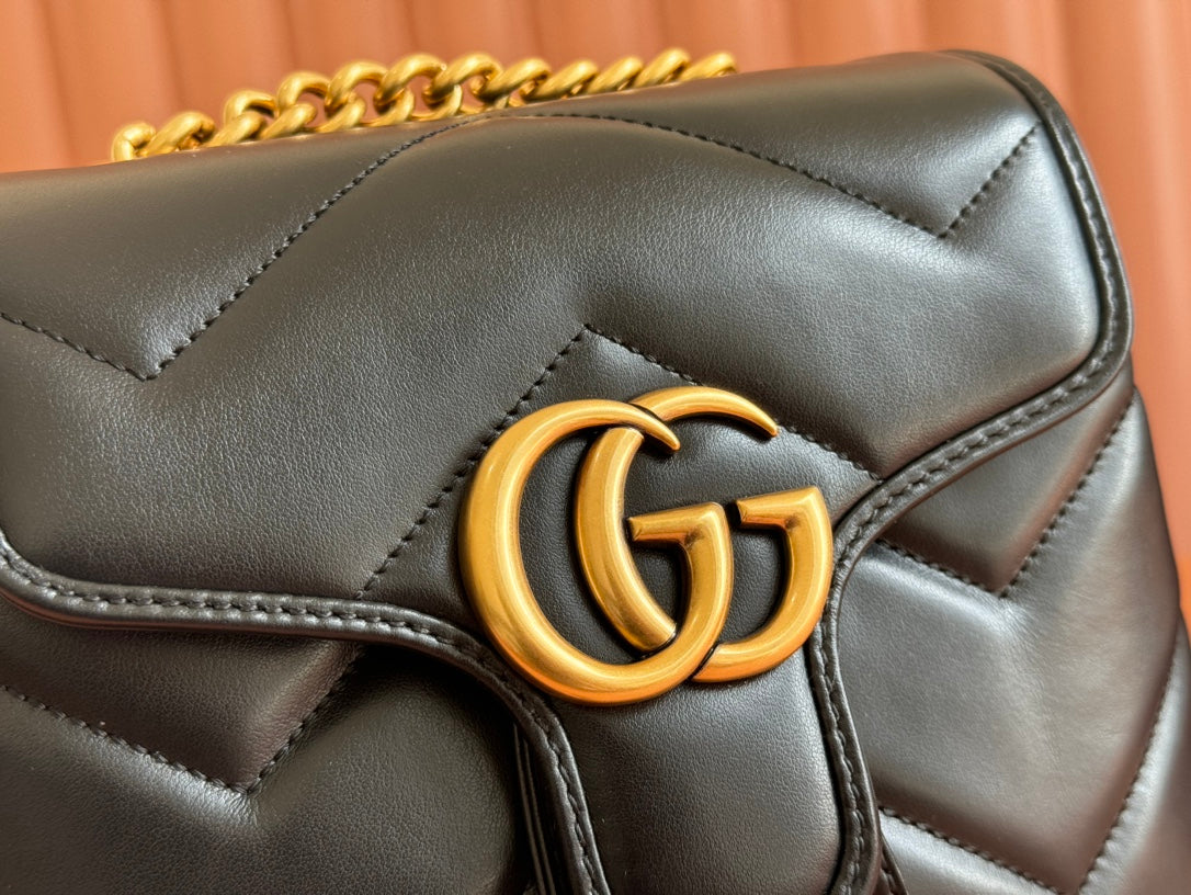 MARMONT BACKPACK 20 IN BLACK CALFSKIN GOLD HARDWARE