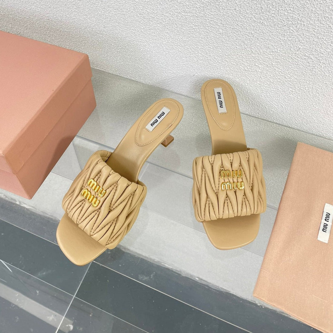 WOMEN'S MID - HEEL APRICOT COLOR LEATHER