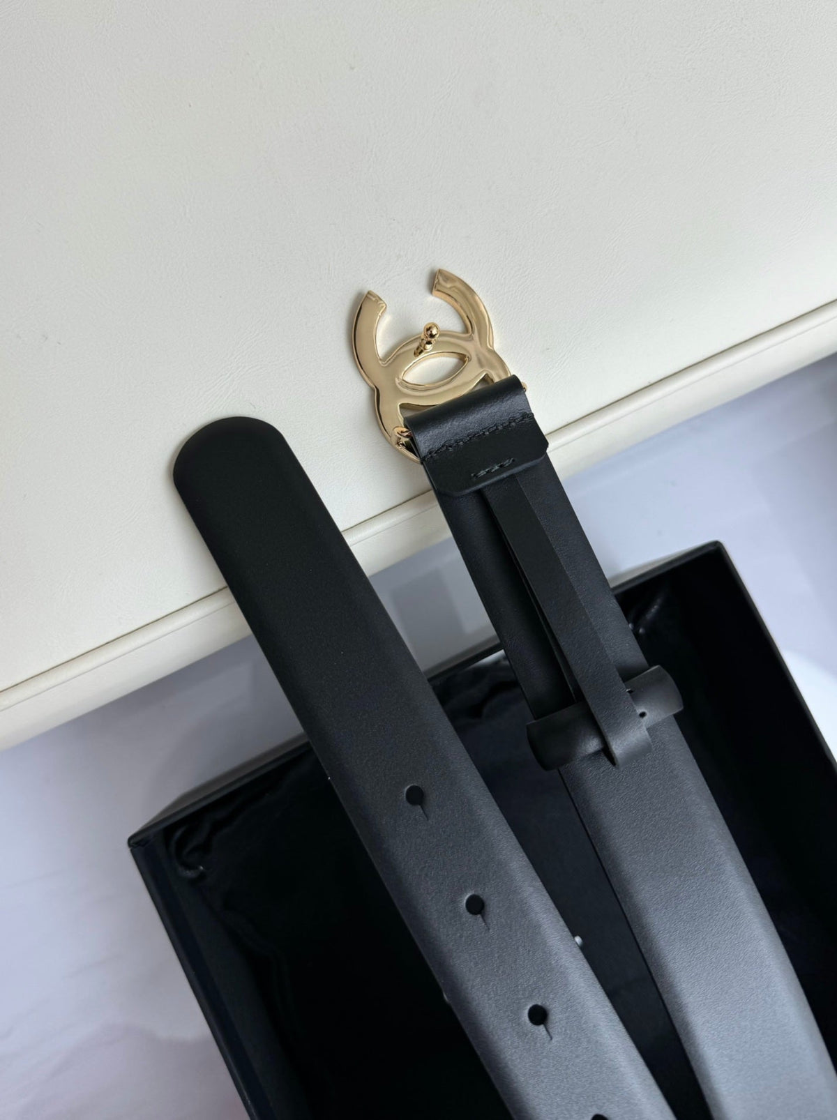CC BELT 30MM IN BLACK SMOOTH CALFSKIN GOLD HARDWARE ATTACH RHINSTONES