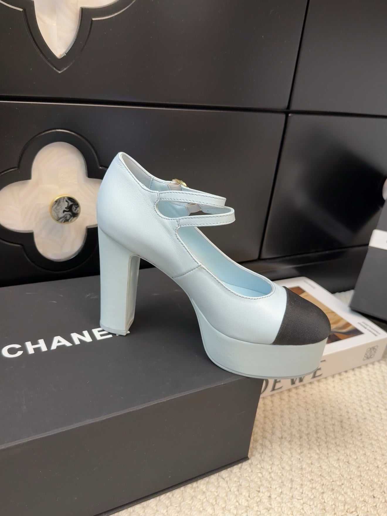 FLATFORM SANDAL IN LIGHT BLUE CALFSKIN AND BLACK FABRIC