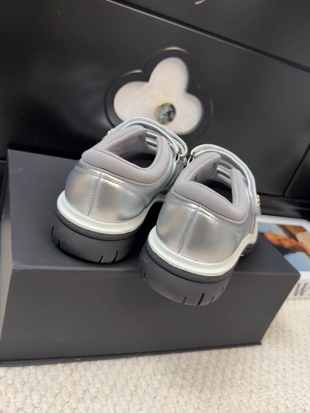 SNEAKERS WITH THREE STRAPS IN SILVER CALFSKIN