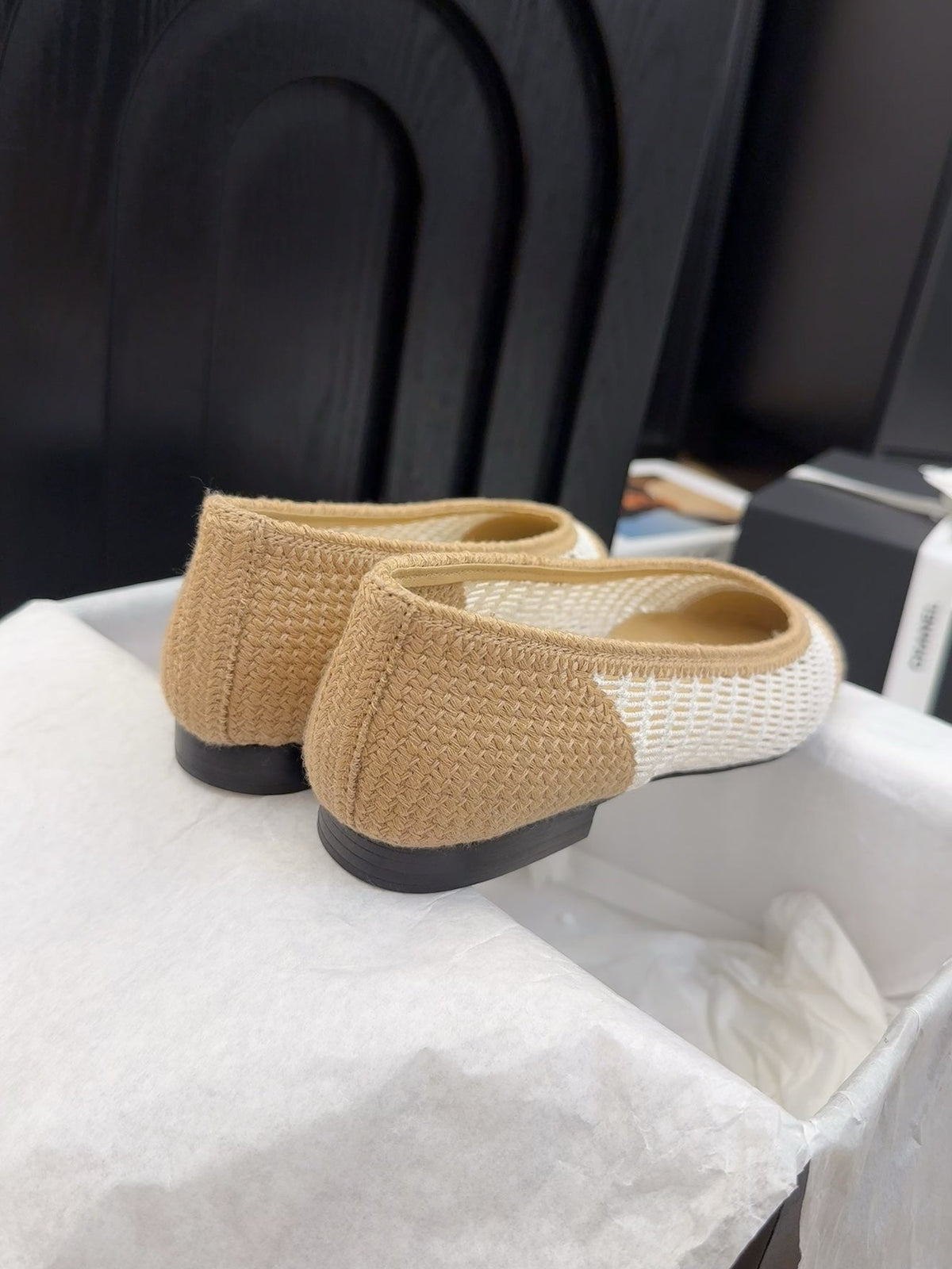 BALLERINAS IN WHITE MIX PEANUT BROWN RAFFIA