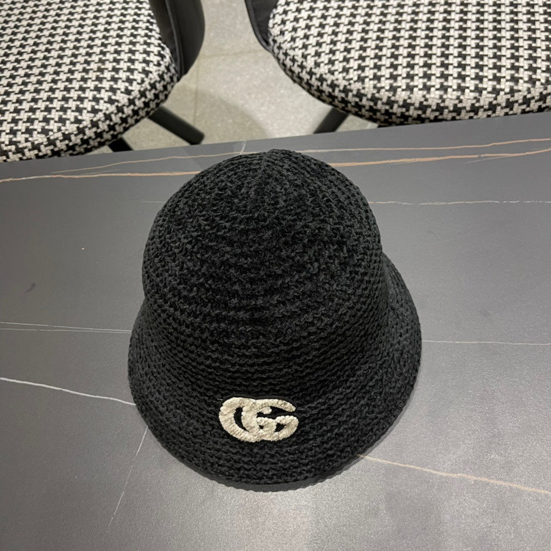 BUCKET HAT IN BLACK WOOL 389114