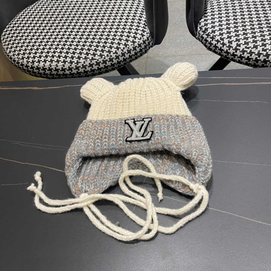 KNITTED BEANIE HAT WITH CUTE EARS IN WHITE MIX GRAY WOOL 403484