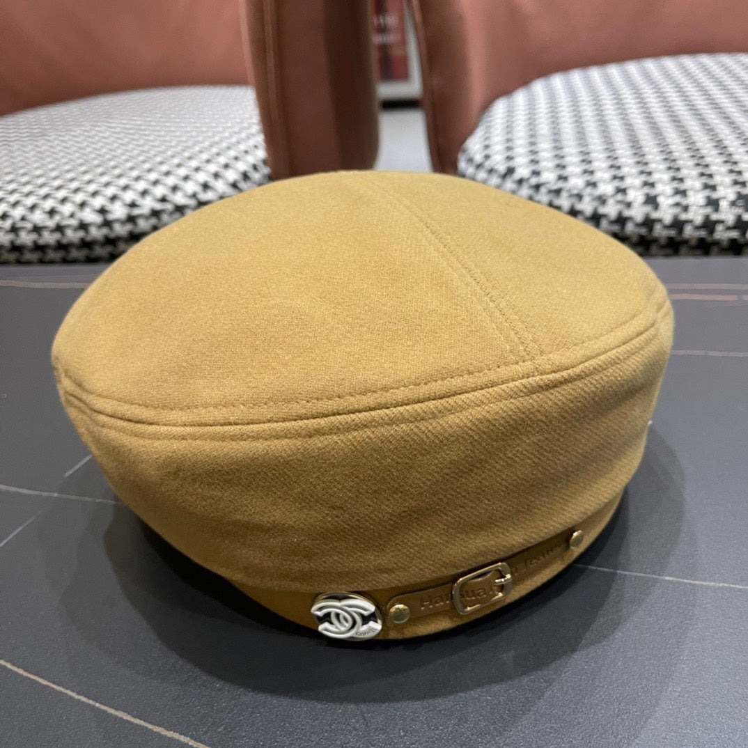 BERET HAT IN PEANUT BROWN FABRIC 419383