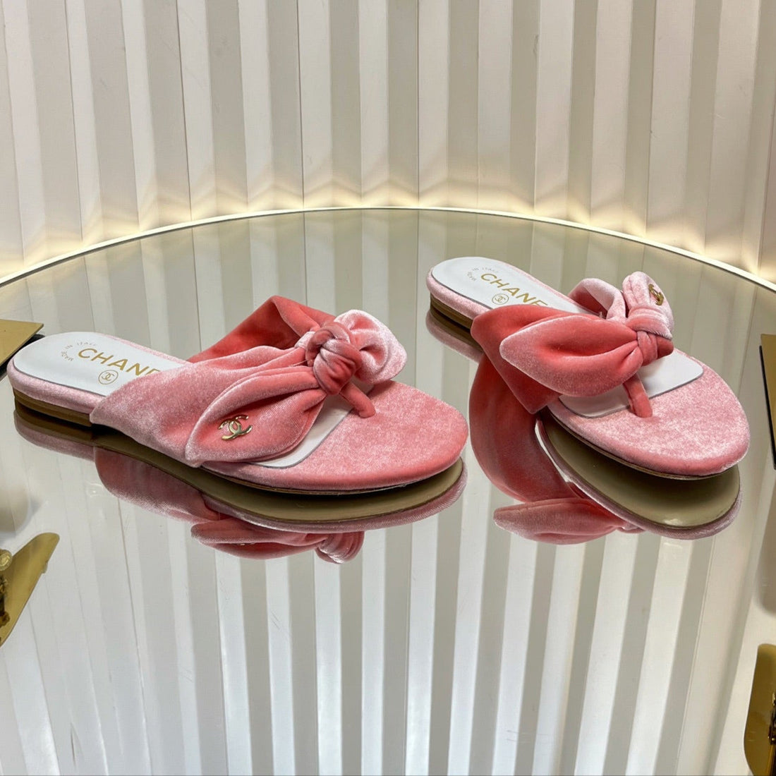 LACE SANDALS IN BRIGHT PINK VELVET