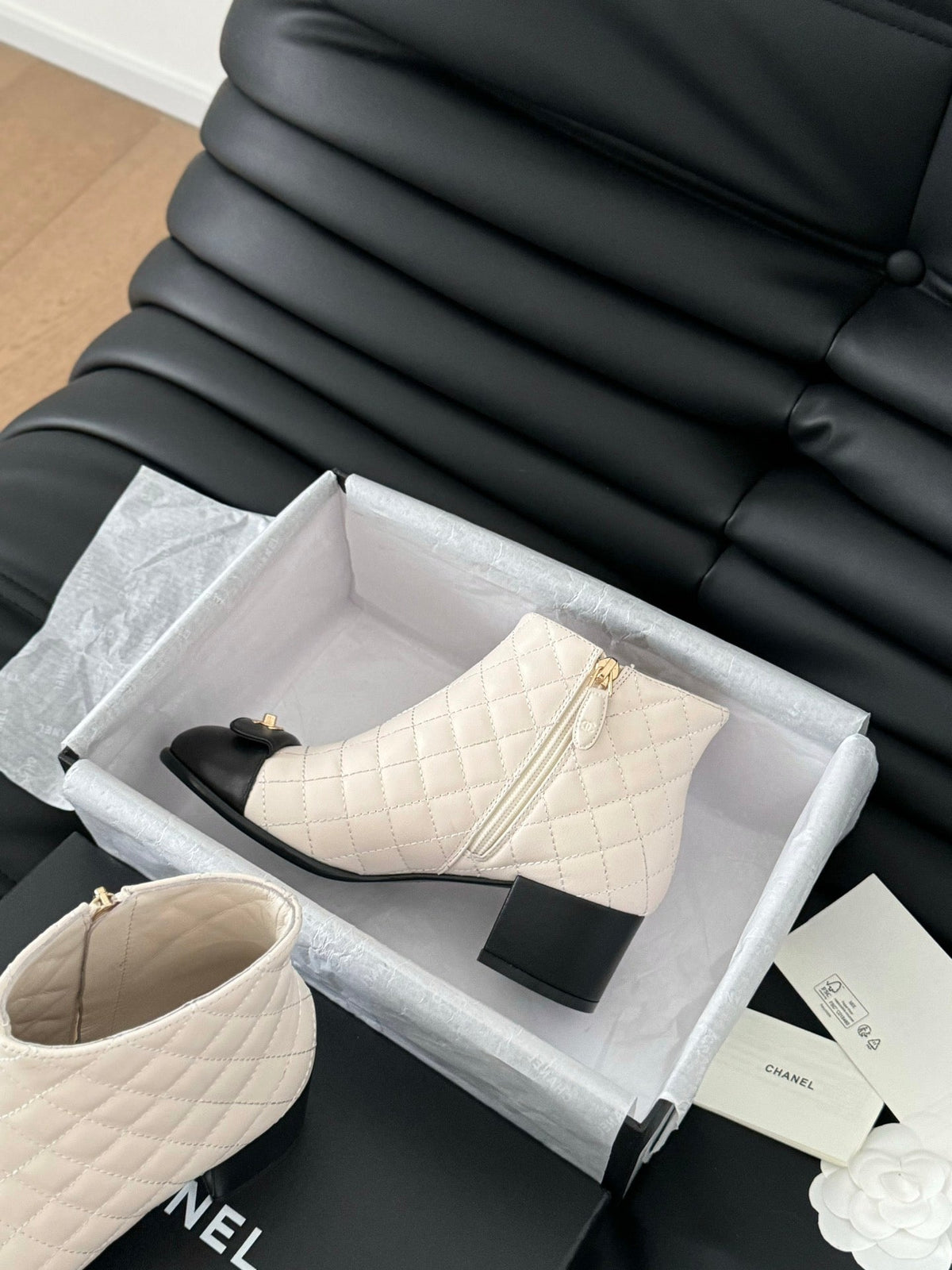 CC BALLET SHORT BOOTS 65 MM IN WHITE MIX BLACK QUILTED PATTERN LAMBSKIN