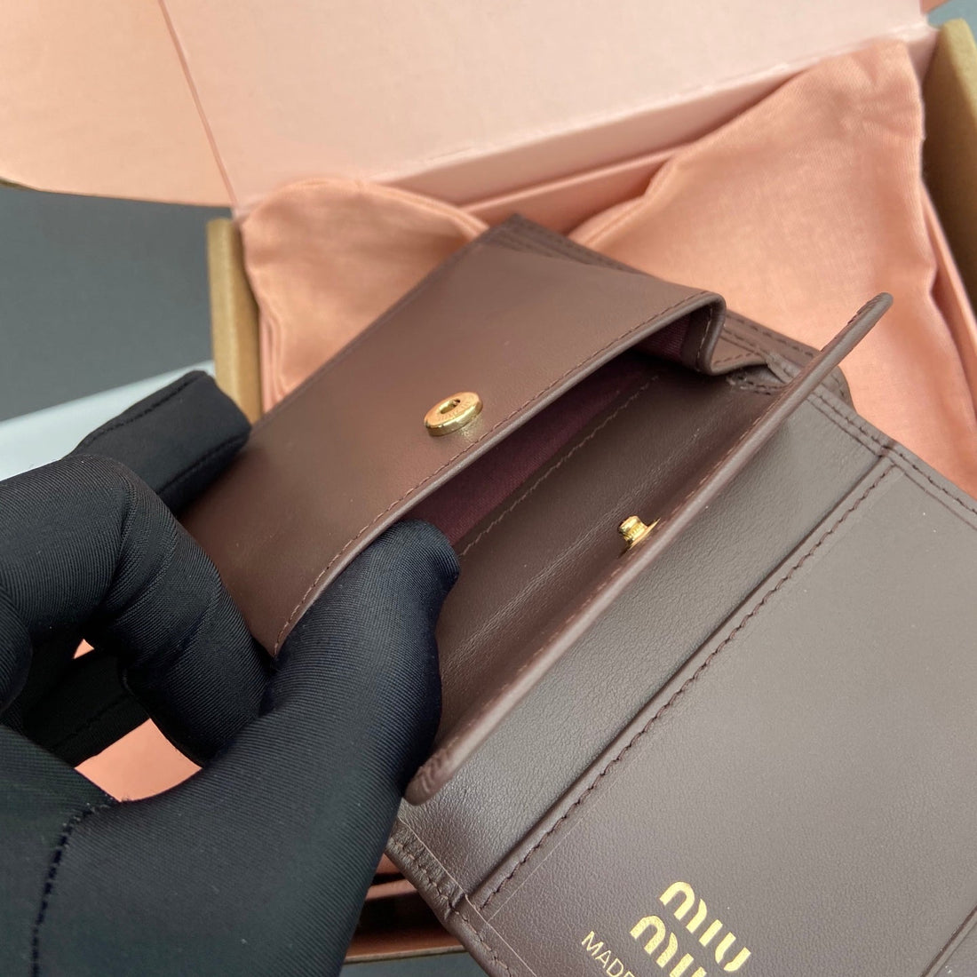 WALLET 12 IN ZAMBEZI BROWN SMOOTH CALFSKIN GOLD HARDWARE