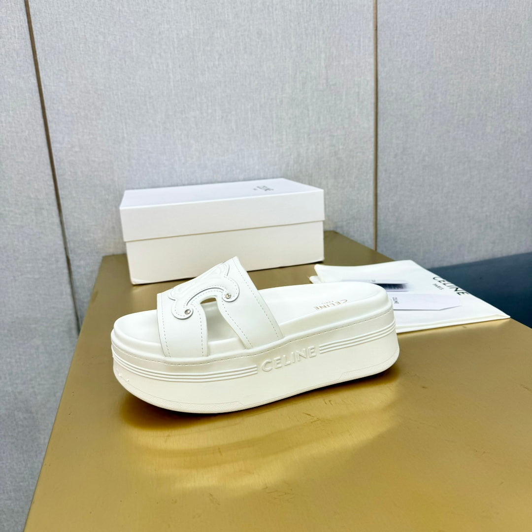 BLOCK SLIDES WITH TRIOMPHE IN WHITE SMOOTH CALFSKIN