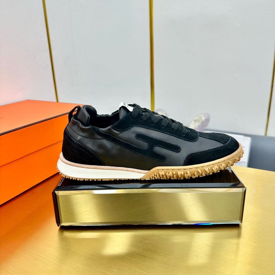 JET SNEAKER IN BLACK CALFSKIN AND SUEDE