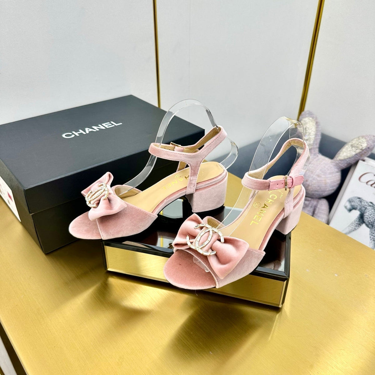 BOWKNOT RHINESTONES MID HEEL SANDAL IN LIGHT PINK VELVET