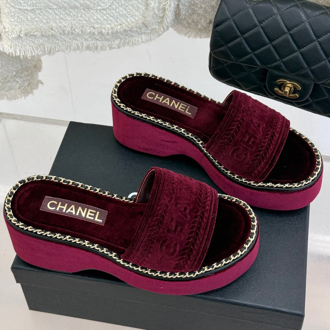 THICK SOLE WEDGE SLIPPERS IN MAROON RED VELVET