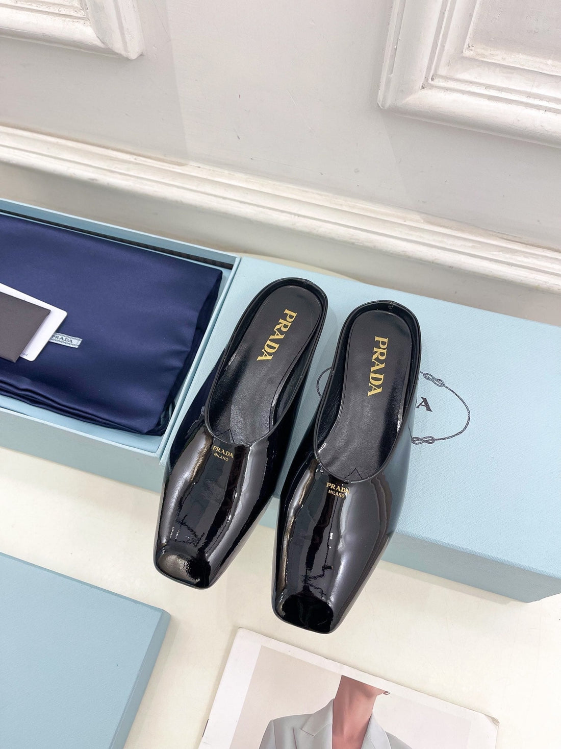 MULES SQUARE TOE IN BLACK SHINY CALFSKIN